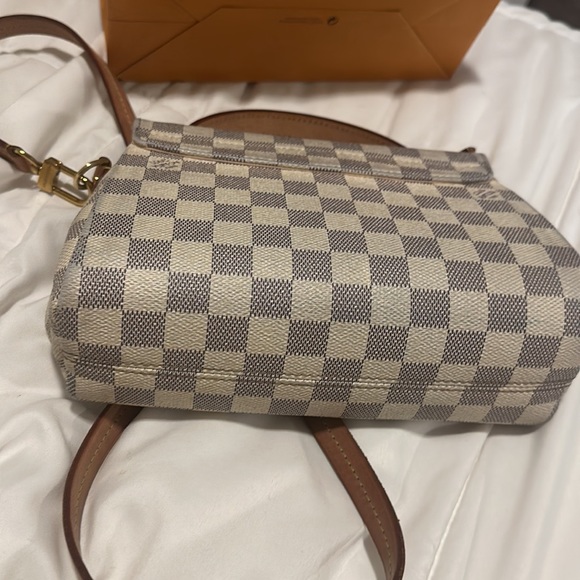 Selling as. - Picture 3 of 3